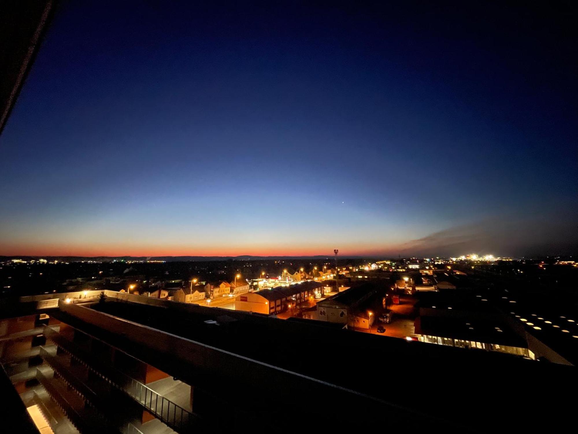 100 Qm Penthouse, Self-check-in, 2 Parkplaetze *