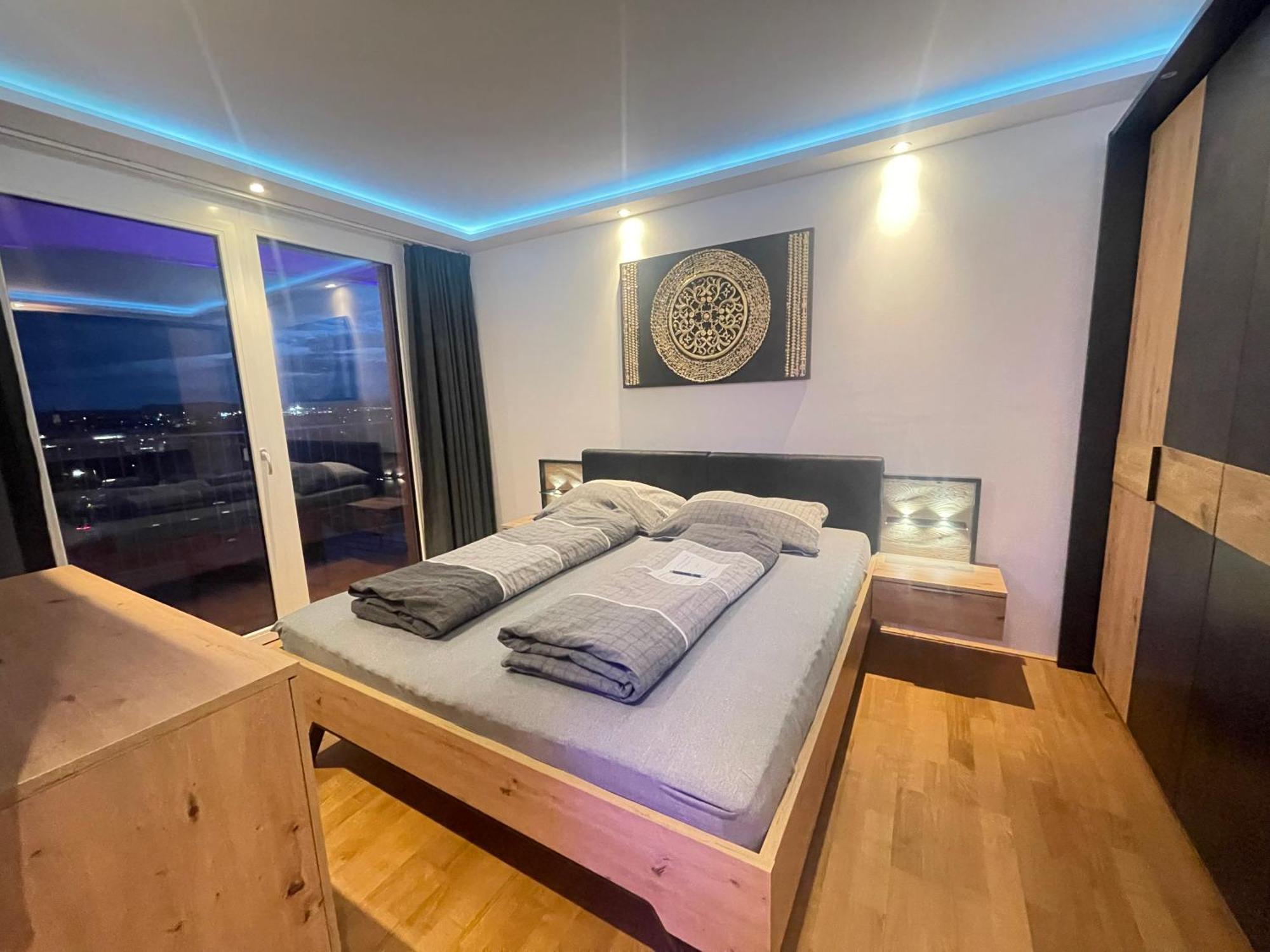 100 Qm Penthouse, Self-check-in, 2 Parkplaetze Appartement Graz